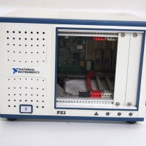 National Instruments 사의 PXIe 4슬롯 새시 NI P…